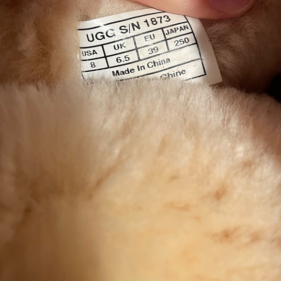 UGG Bailey Button Triplet - Picture 6 of 10
